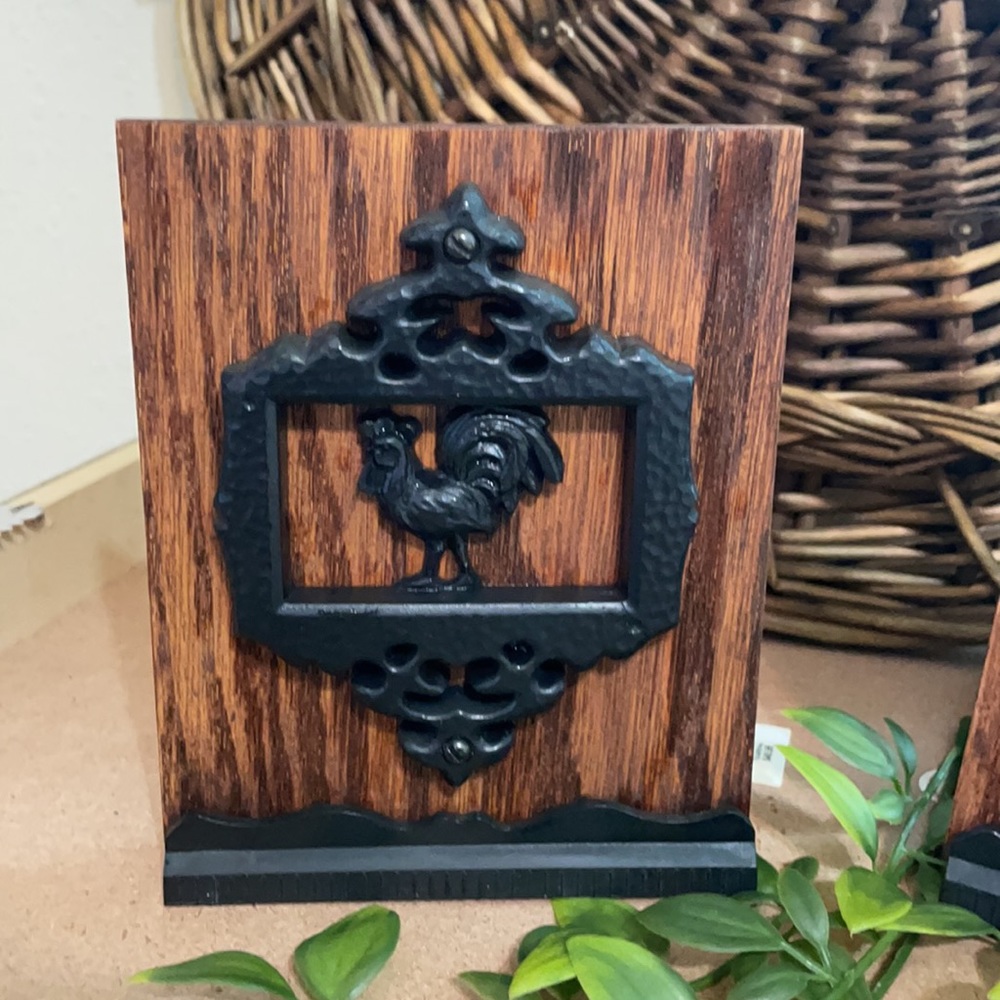 Two French Country Bookends - Picture 2 of 6